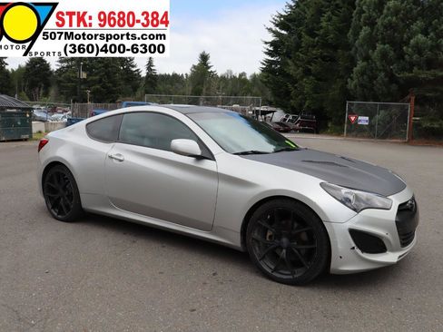 Used 2013 Hyundai Genesis 2.0T RWD image 11