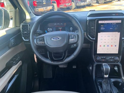 Used 2025 Ford Ranger Lariat w/ Chrome Accent Package image 6