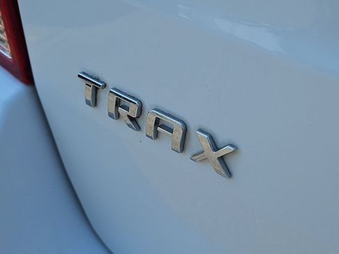Used 2020 Chevrolet Trax LS FWD image 7