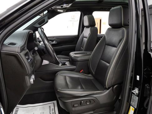 Used 2023 GMC Yukon XL SLT AWD/4WD image 10