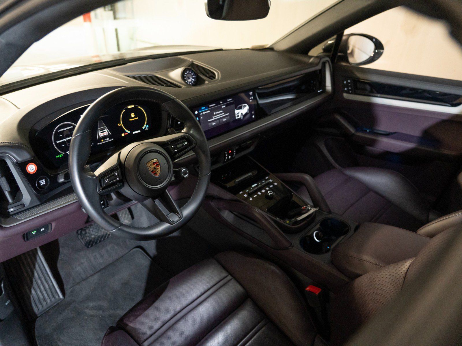 Certified 2024 Porsche Cayenne GTS AWD/4WD image 4