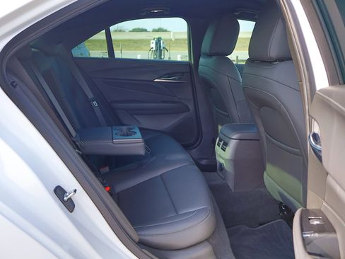 Used 2023 Cadillac CT4 Luxury image 40