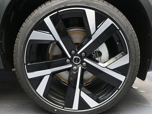 New 2026 Volvo XC60 T8 Ultra image 9