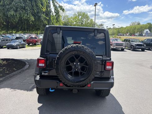 Used 2024 Jeep Wrangler Unlimited AWD/4WD image 4