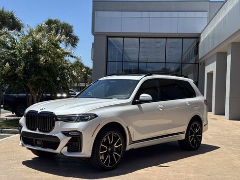 Used 2021 BMW X7 xDrive40i w/ M Sport Package AWD/4WD image 7