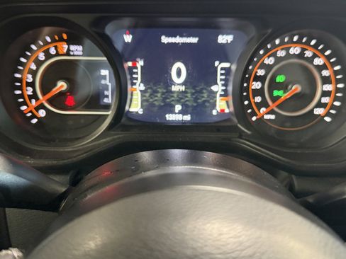 Used 2025 Jeep Gladiator Sport AWD/4WD image 11