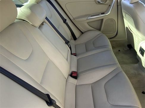 Used 2015 Volvo S60 T5 Premier image 14