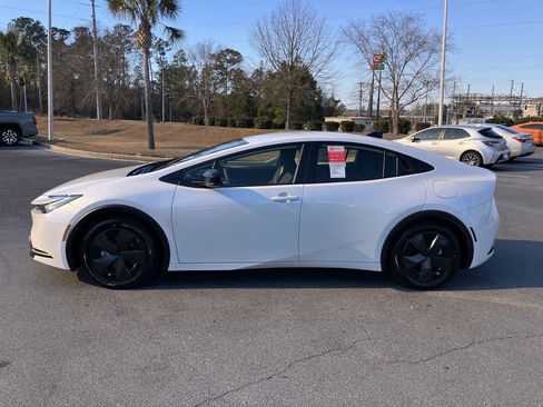 New 2026 Toyota Prius Plug-In Hybrid image 2