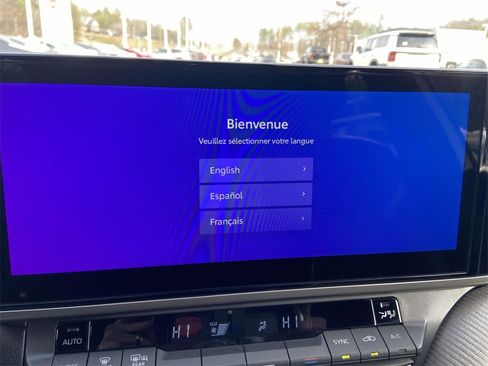 Used 2025 Toyota Camry SE w/ Multimedia Upgrade Package image 20