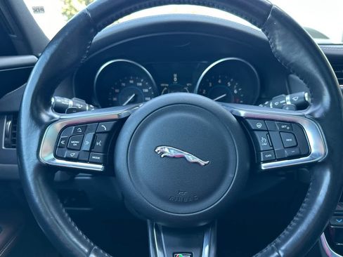 Used 2016 Jaguar XF R-Sport image 22