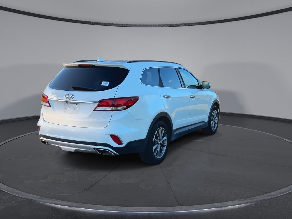 Used 2017 Hyundai Santa Fe SE FWD image 8