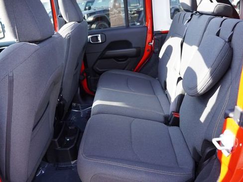 Certified 2025 Jeep Wrangler Unlimited Sahara w/ Safety Group image 19