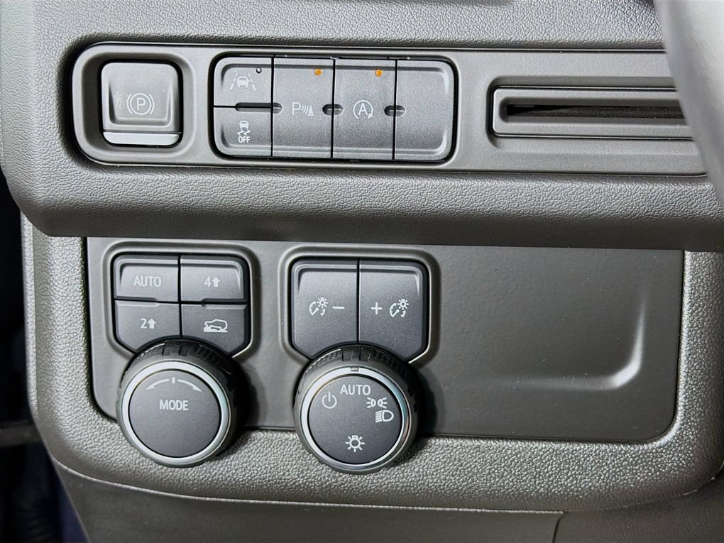 Used 2023 Chevrolet Tahoe LS AWD/4WD image 15