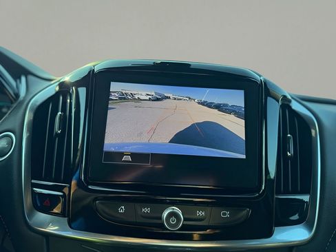 Used 2023 Chevrolet Traverse LT image 23