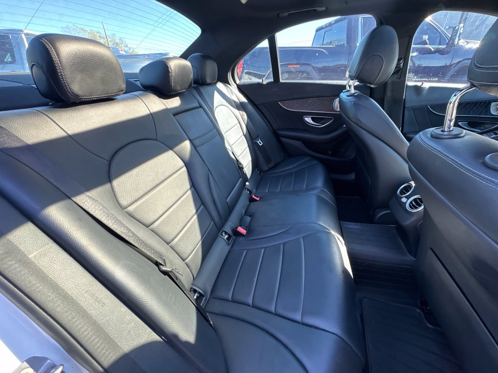 Used 2016 Mercedes-Benz C 300 4MATIC Sedan image 31
