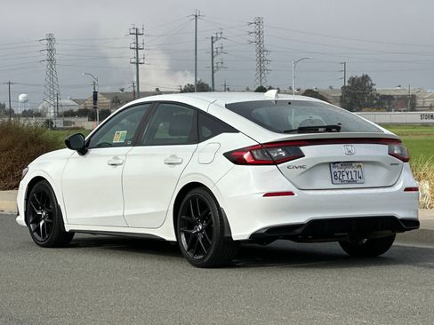 Used 2022 Honda Civic Sport image 6