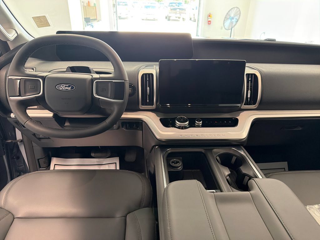 New 2027 Ford Expedition Active RWD image 19