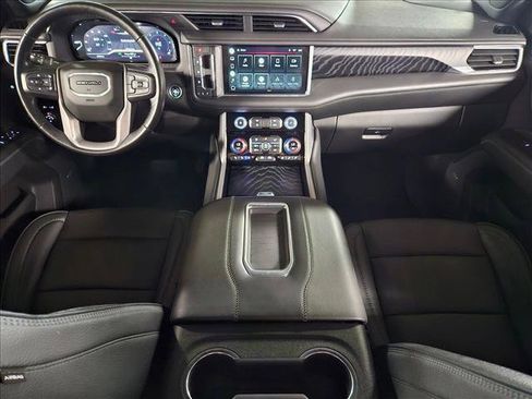 Used 2022 GMC Yukon Denali AWD/4WD image 16