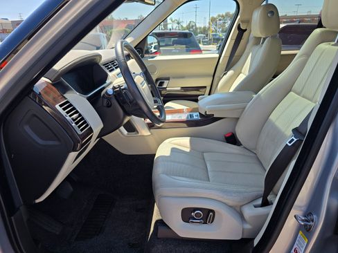Used 2016 Land Rover Range Rover HSE image 17