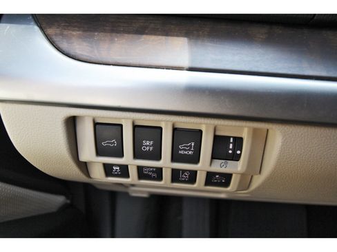 Used 2017 Subaru Outback 2.5i Limited AWD/4WD image 19
