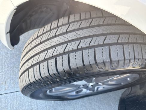 Used 2014 Honda Odyssey Touring Elite image 12