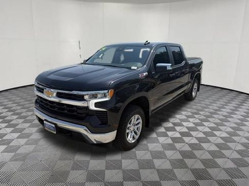 Used 2024 Chevrolet Silverado 1500 LT w/ Z71 Off-Road Package AWD/4WD image 13