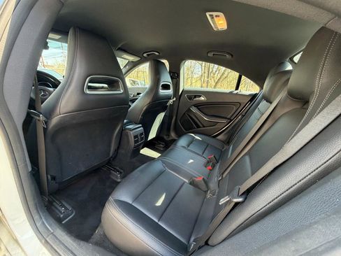 Used 2018 Mercedes-Benz CLA 250 4MATIC image 32