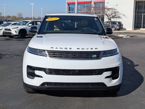 Used 2024 Land Rover Range Rover Sport SE image 2