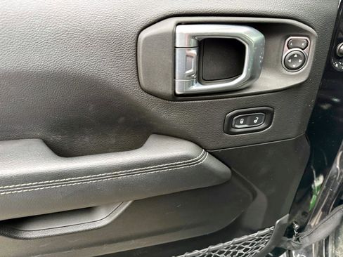 Used 2023 Jeep Wrangler Unlimited Sahara w/ Cold Weather Group image 9