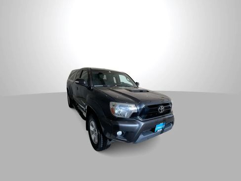 Used 2013 Toyota Tacoma 4x4 Access Cab V6 w/ TRD Sport Pkg image 2