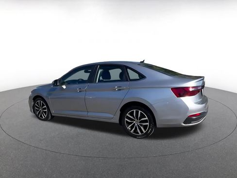 Used 2025 Volkswagen Jetta SE image 10