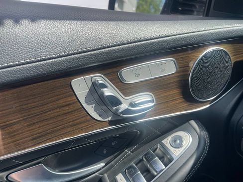 Used 2019 Mercedes-Benz GLC 300 4MATIC image 14