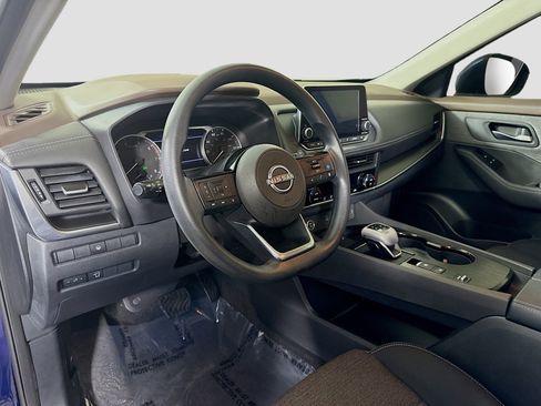 Used 2023 Nissan Rogue SV image 23
