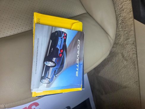 Used 2007 Chevrolet Corvette Coupe w/ Preferred Equipment Group RWD image 18