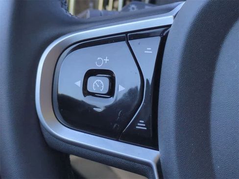 New 2025 Volvo XC90 B5 Core w/ Protection Package Premier image 23