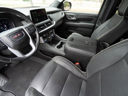 Used 2023 GMC Yukon SLT w/ SLT Luxury Package image 25