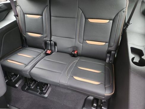 Used 2024 GMC Yukon AT4 w/ Technology Package image 34