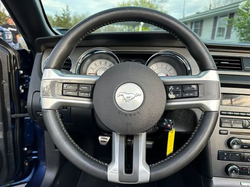 Used 2010 Ford Mustang GT RWD image 24