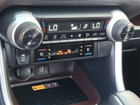 Used 2024 Toyota RAV4 Limited image 19