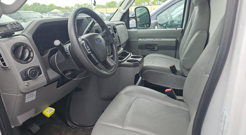 Used 2023 Ford E-350 and Econoline 350 Super Duty w/ Power Windows & Locks Group RWD image 3