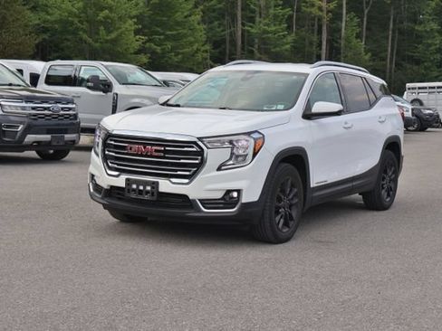 Used 2023 GMC Terrain SLT AWD/4WD image 4