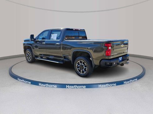 Used 2022 Chevrolet Silverado 2500 High Country w/ Safety Package II image 4