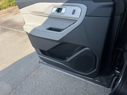 New 2026 Ford Explorer Active w/ Active Comfort Package RWD image 12