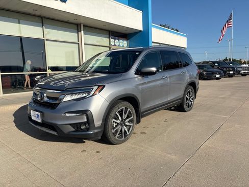Used 2019 Honda Pilot Touring image 1