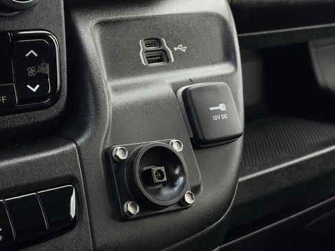 Used 2023 RAM ProMaster 2500 image 20