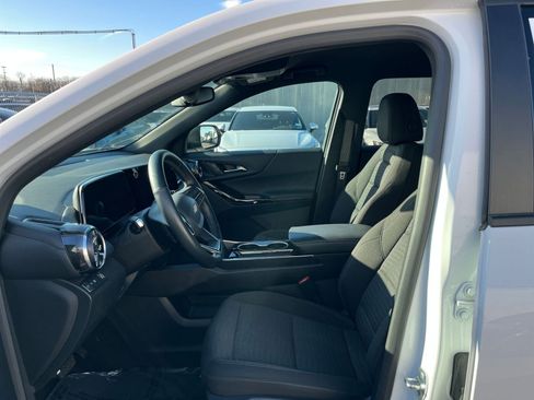 Used 2025 Chevrolet Equinox LT image 26