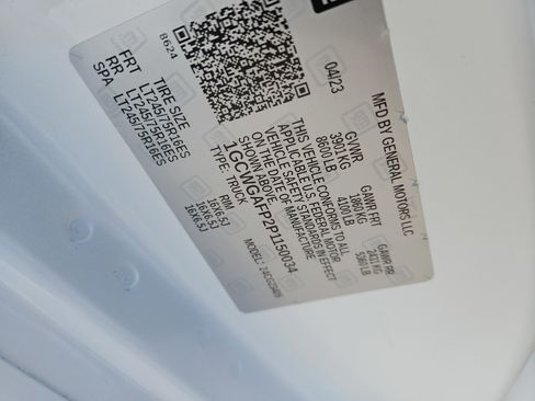 Used 2023 Chevrolet Express 2500 w/ Driver Convenience Package image 7