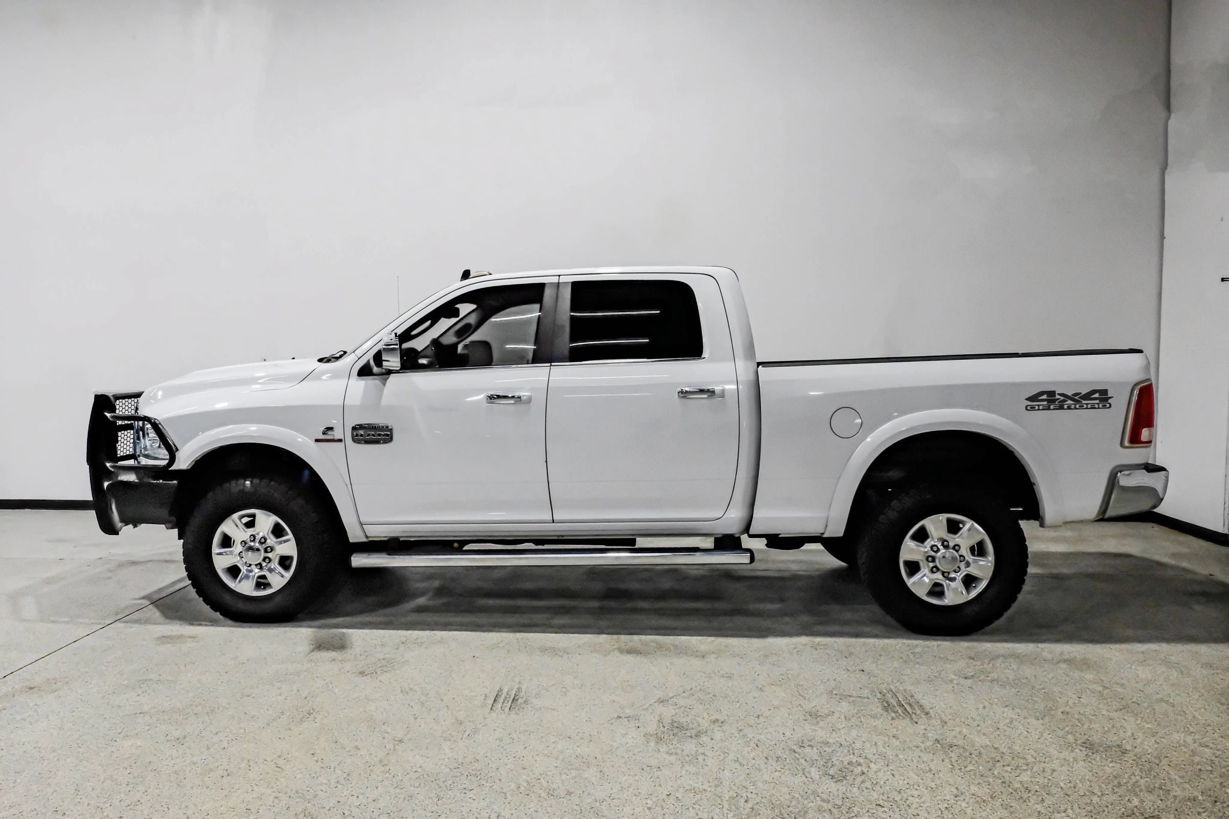 Used 2017 RAM 2500 Longhorn w/ Convenience Group AWD/4WD image 9