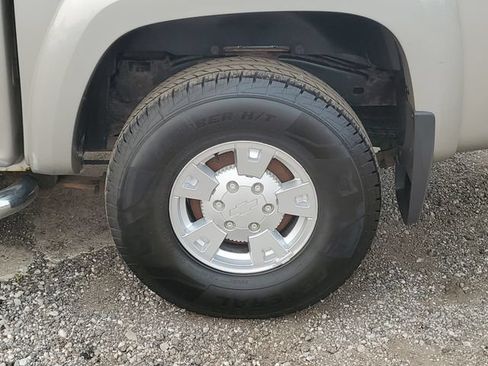 Used 2005 Chevrolet Colorado LS AWD/4WD image 5