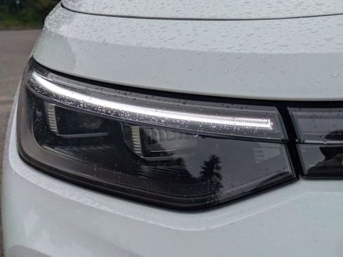 New 2026 Volkswagen Tiguan SE R-Line AWD/4WD image 10